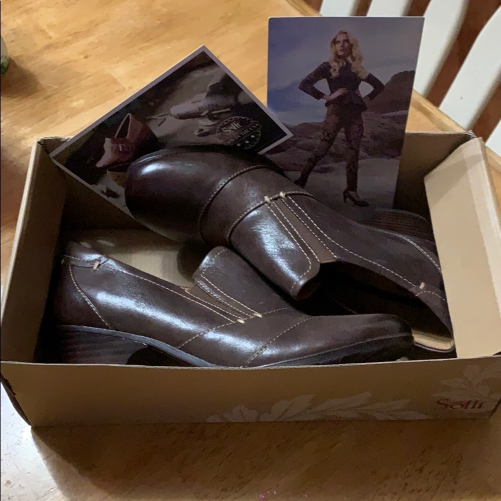 Dress shoes